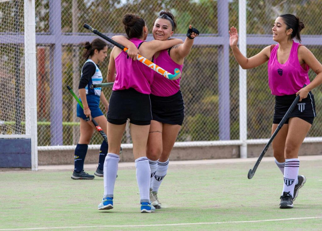 Team Dynamics in Sports: How to Build Harmony and High Performance