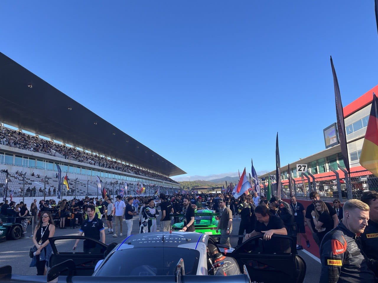 Wenn eine Zehntelsekunde entscheidet: Was ich hinter den Kulissen des GT-Motorsports erlebt habe